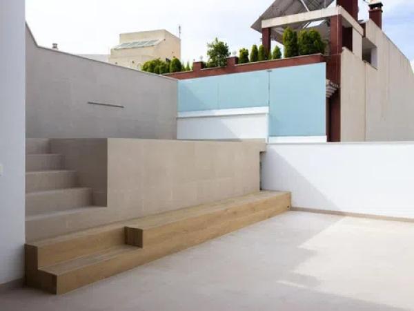 Casa independiente en calle Hermanos Oliver s/n thumbnail 2