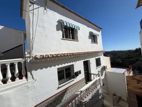 Casa independiente en calle Galatea photo 1
