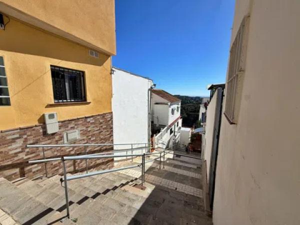 Casa independiente en calle Galatea thumbnail 1