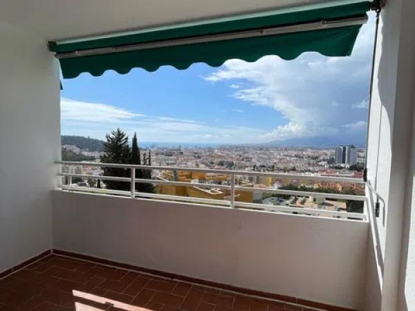 Duplex en venta en Calle Gladiolos, 24, Málaga photo 1