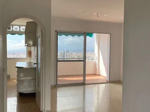 Duplex en venta en Calle Gladiolos, 24, Málaga thumbnail 1