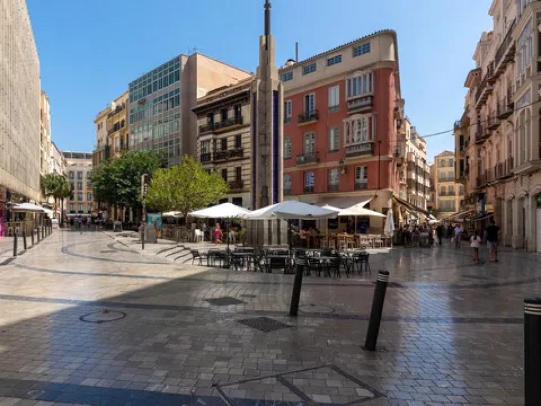 Продажа квартиры на Calle Tejón y Rodríguez, Малага
photo 3