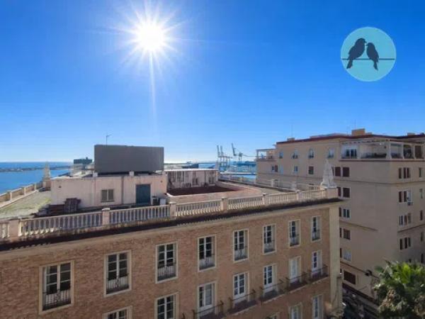 Sale of flat in CL DUQUESA DE PARCENT, Málaga
 photo 2