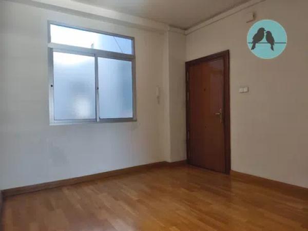 Sale of flat in CL DUQUESA DE PARCENT, Málaga
 photo 4