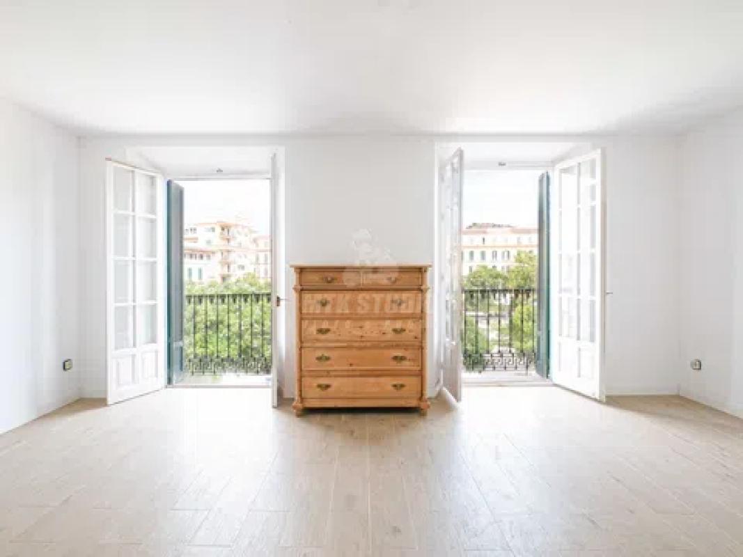 Продажа квартиры на Plaza de la Merced, 4, Малага
photo 1