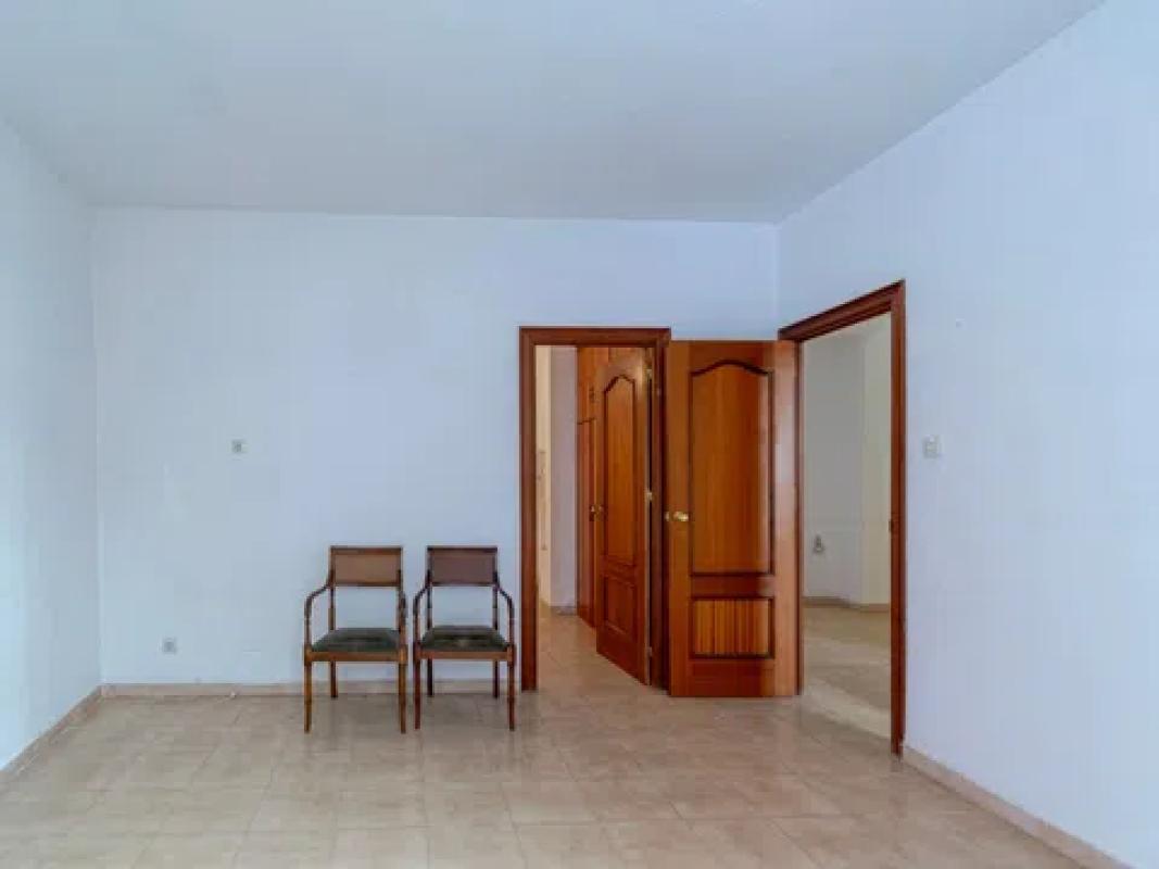 Продажа квартиры на Calle Cortina del Muelle s/n, Малага
photo 2