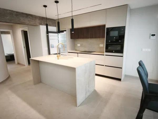Casa independiente en calle Hermanos Oliver thumbnail 2