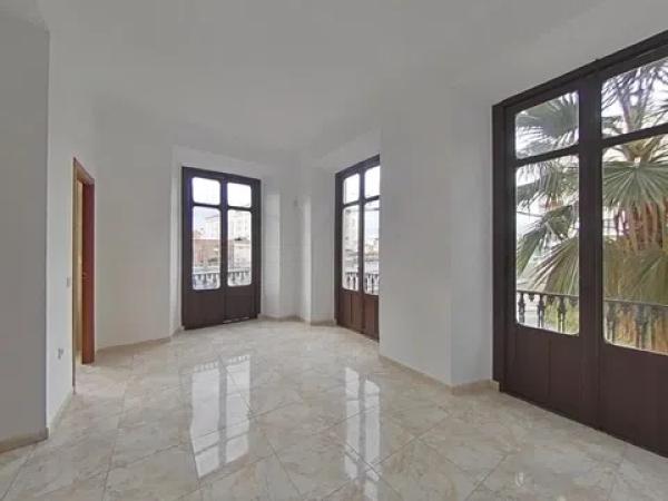 Sprzedaż mieszkania w CL PUERTA NUEVA, 2, Málaga
photo 1