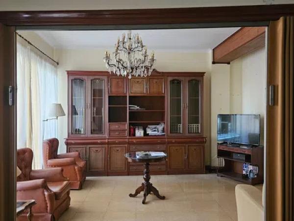 Venta de piso en CL SANCHA DE LARA, Málaga
thumbnail 1