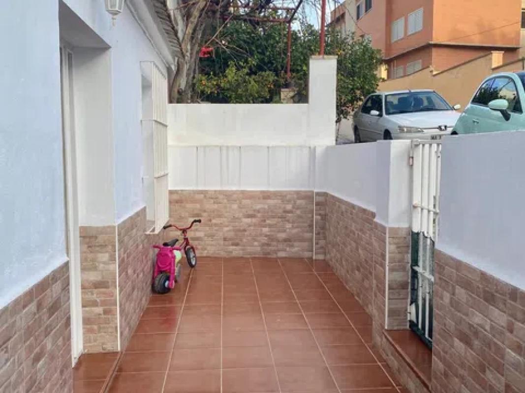 Sprzedaż szeregowego domku w  Pasaje de los Almendrales, 5 , Málaga photo 2