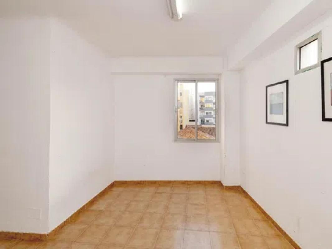 Продажа квартиры на Calle Mármoles, Малага
photo 4