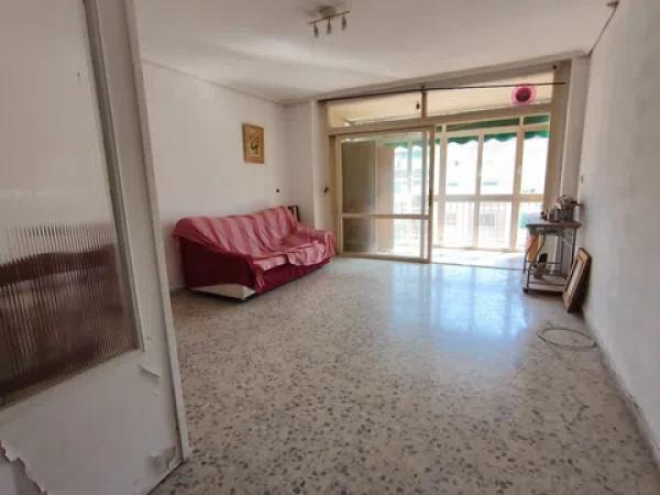 Продажа квартиры на Pasaje Noblejas, Малага
 photo 2
