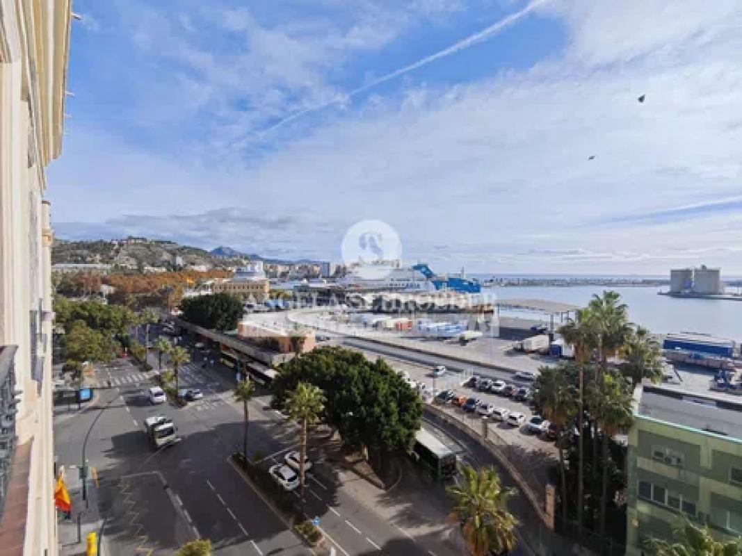 Продажа квартиры на Avenida de Manuel Agustín Heredia s/n, Малага
 photo 5