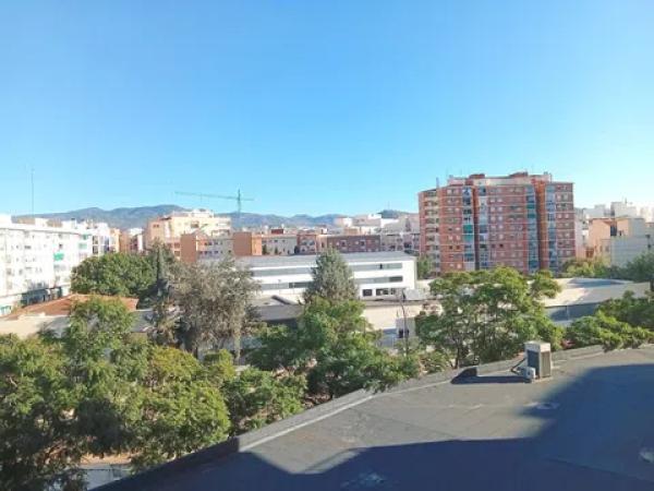 Venta de piso en Calle Esperanto, Málaga
thumbnail 1