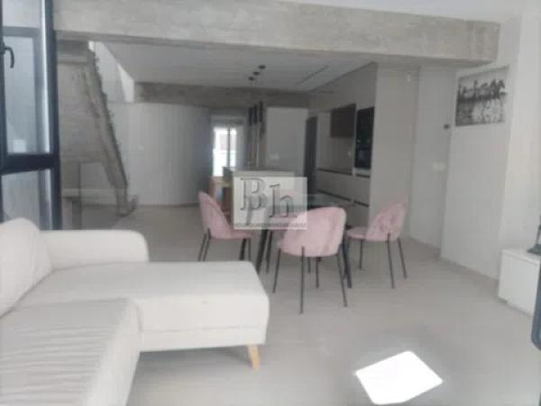 Casa independiente en calle Hermanos Oliver thumbnail 3