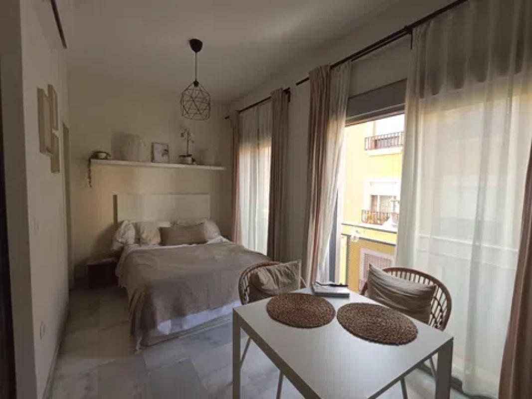 Sale of studio in Barrio La Trinidad, Málaga photo 1