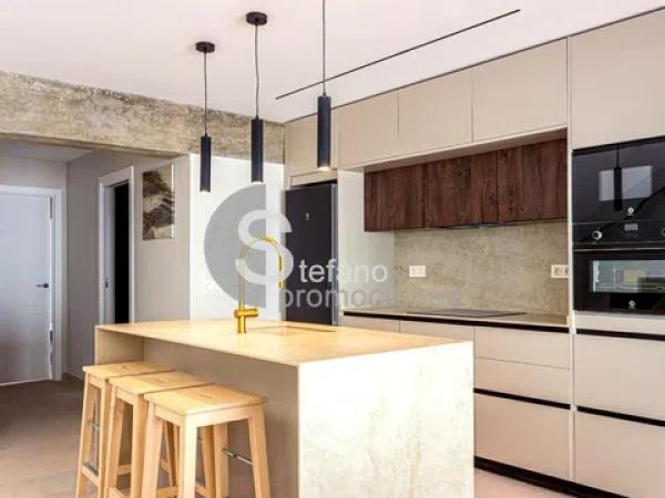 Chalet adosado en calle Hermanos Oliver thumbnail 2