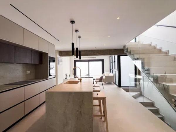 Chalet pareado en calle Hermanos Oliver thumbnail 3