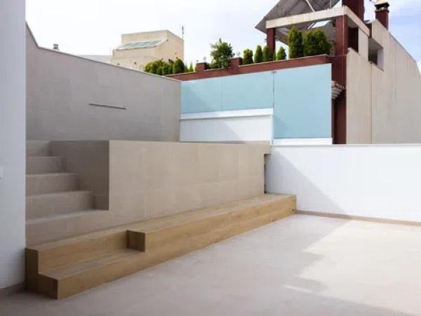 Chalet adosado en calle Hermanos Oliver thumbnail 2