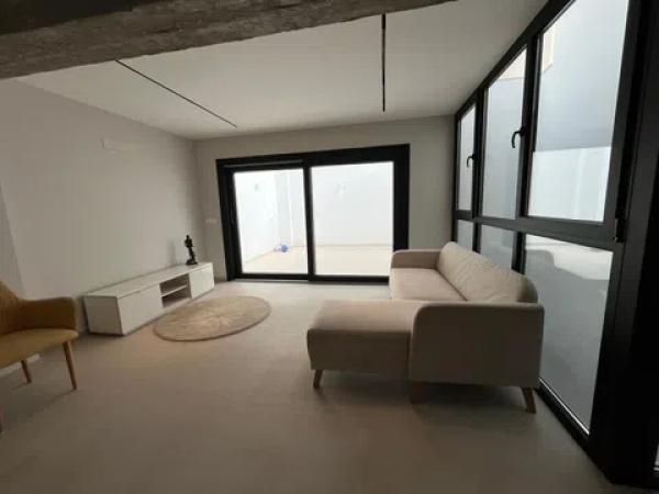 Casa independiente en calle Hermanos Oliver thumbnail 3