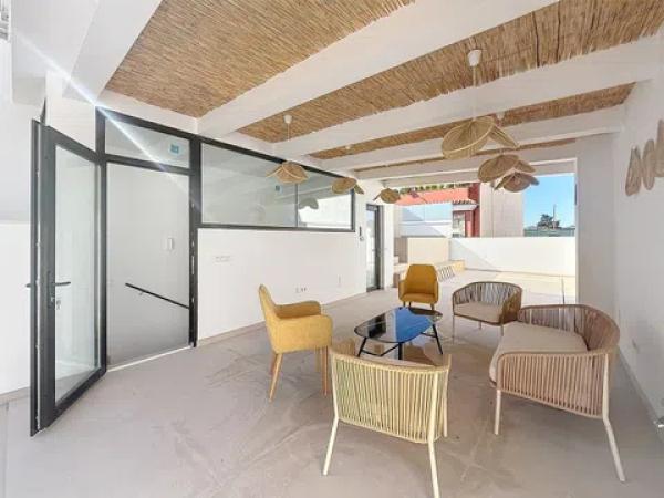Chalet adosado en calle Hermanos Oliver thumbnail 3