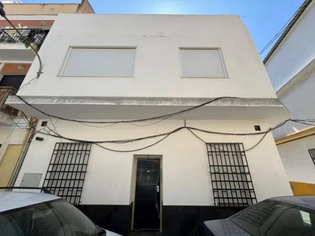 Sale of independent chalet in Barrio El Molinillo - Capuchinos, Málaga
photo 1
