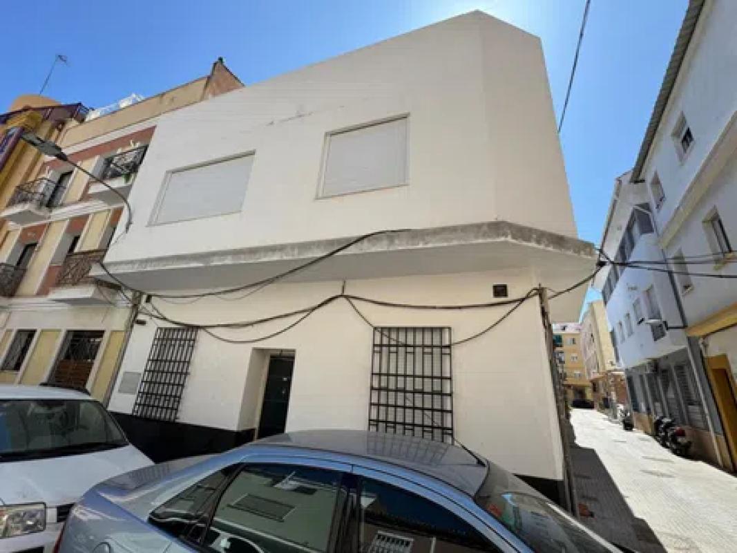 Sale of independent chalet in Barrio El Molinillo - Capuchinos, Málaga
photo 3