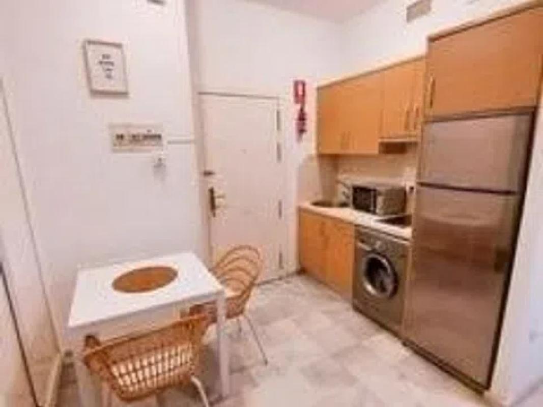 Venta de estudio en Barrio La Trinidad, Málaga photo 4