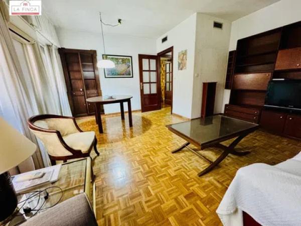 Sale of flat in Barrio Gibralfaro, Málaga
 photo 1