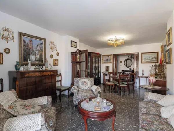 Sale of flat in Avenida de Andalucía, Málaga
 photo 2