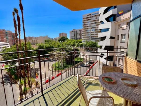 Sale of flat in Calle Alonso de Palencia, Málaga
 photo 1