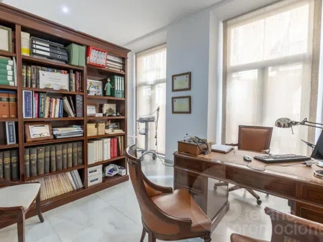 Продажа квартиры на Barrio Centro Histórico, Малага
photo 3
