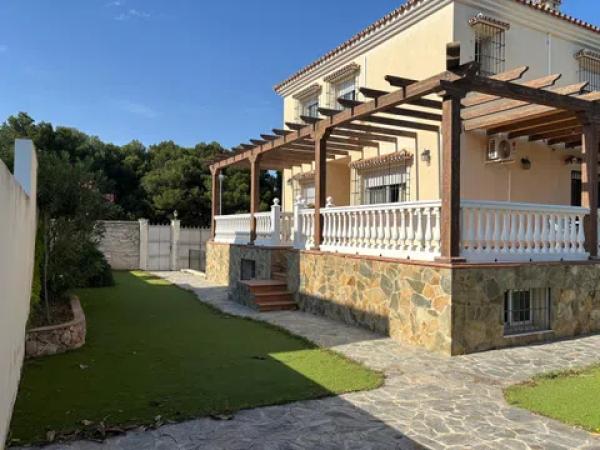 Chalet pareado photo 1