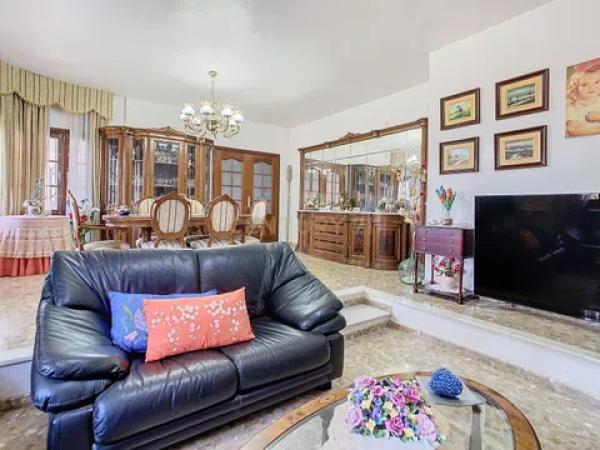 Casa independiente en calle Algeciras, 32 thumbnail 2