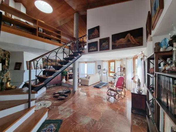 Casa independiente en avenida Ricardo Gross, 12 thumbnail 1
