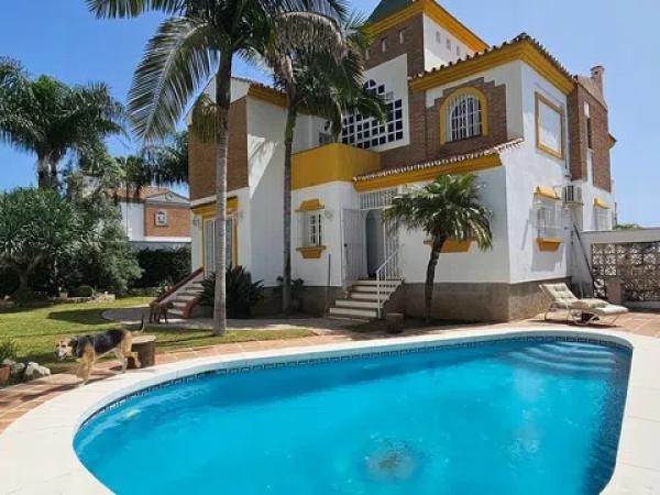 Casa independiente en avenida Marquesa Casa Loring photo 1
