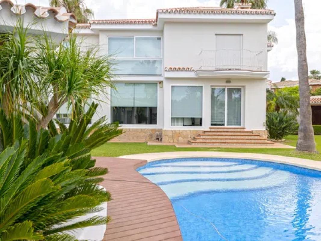 Venta de chalet independiente en Calle Wilkinson, Málaga
photo 3