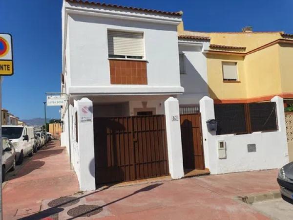 Chalet adosado en calle del Maestro Vert s/n thumbnail 1