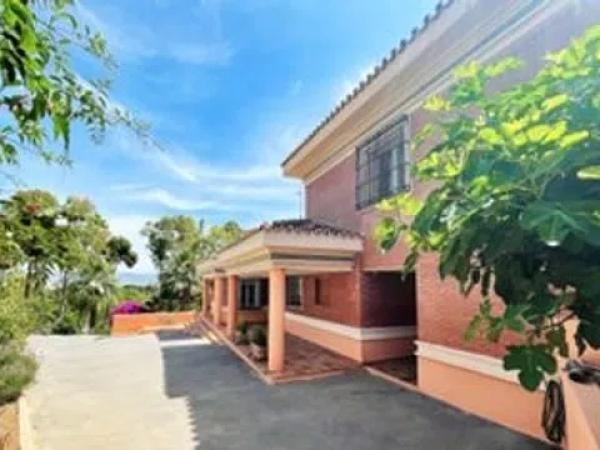 Casa independiente en avenida Asunción thumbnail 3