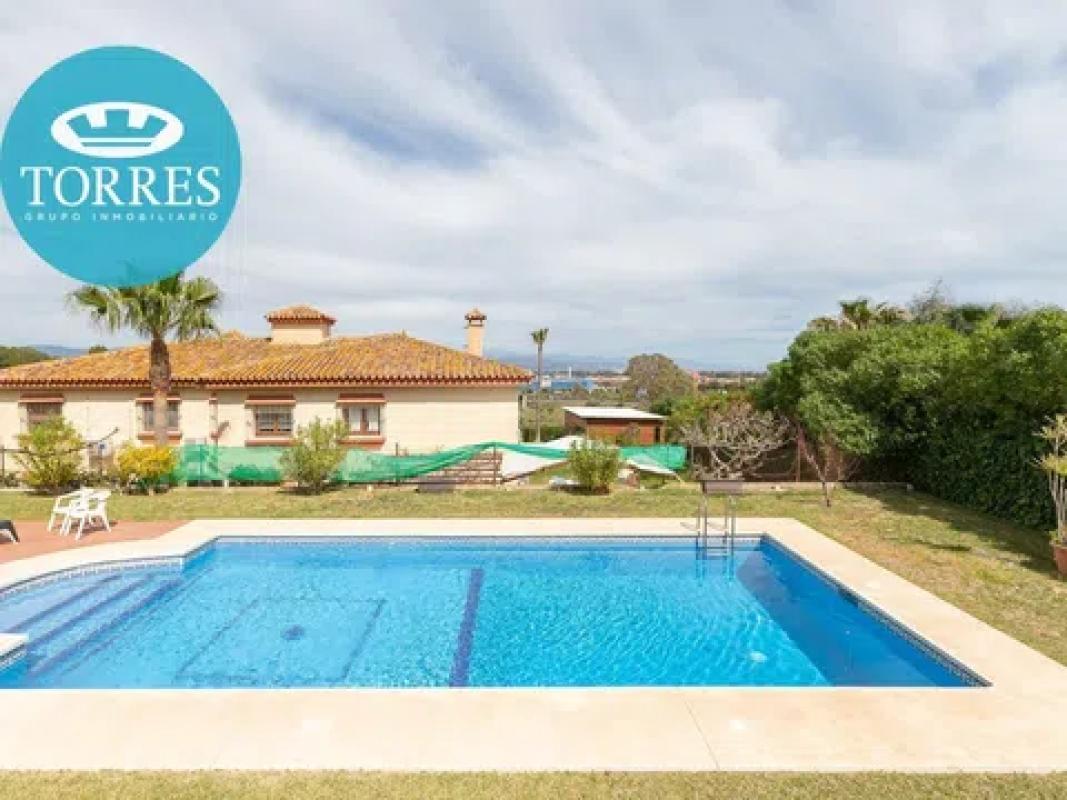 Sale of independent chalet in Barrio Cortijo de Maza-Finca Monsalvez-El Olivar, Málaga
 photo 2