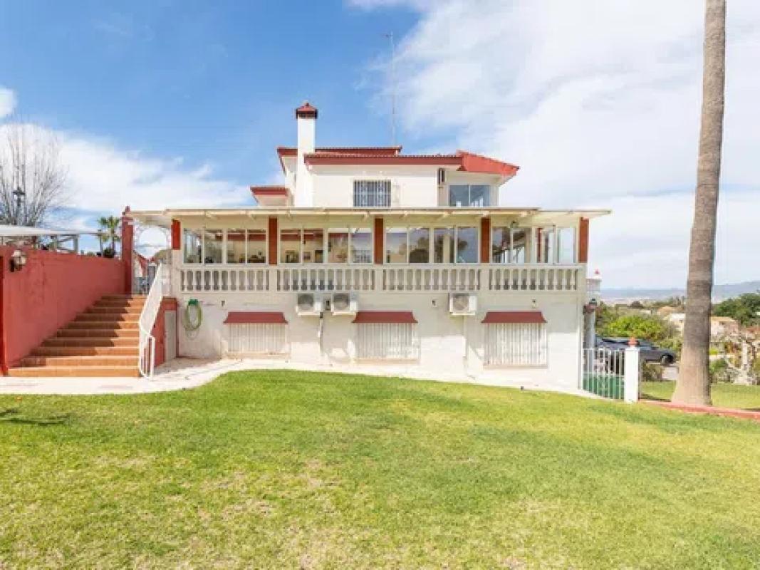 Sale of independent chalet in Barrio Cortijo de Maza-Finca Monsalvez-El Olivar, Málaga
 photo 2