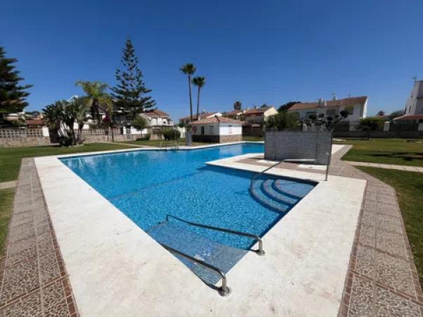 Chalet pareado en calle Guadalquivir photo 1