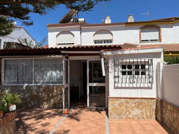 Chalet pareado en calle Guadalquivir thumbnail 2