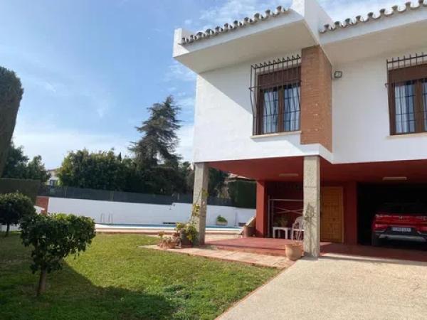 Casa independiente en calle Aceituno thumbnail 2