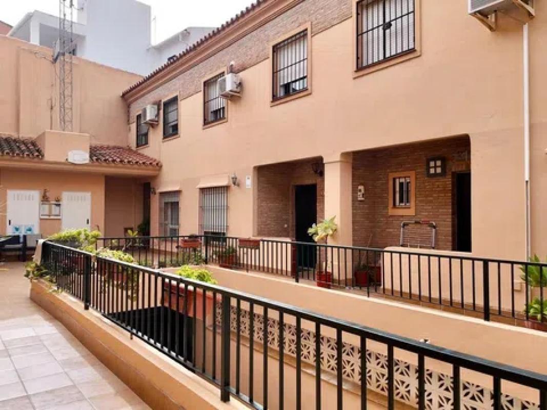 Продажа таунхауса в  Calle Pérez de Ayala, 50 , Малага photo 4