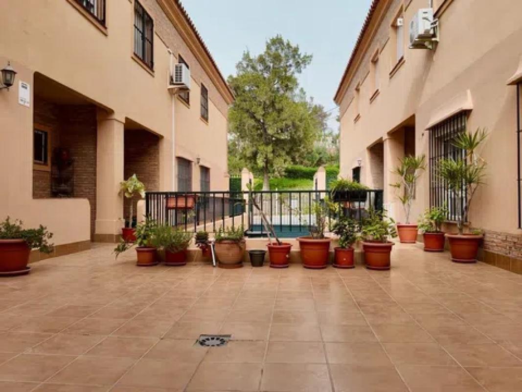 Продажа таунхауса в  Calle Pérez de Ayala, 50 , Малага photo 5