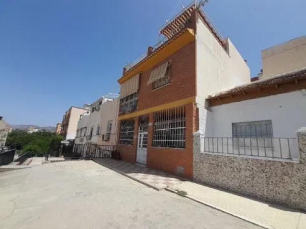 Chalet adosado en calle San Juan Bosco, 108 photo 1