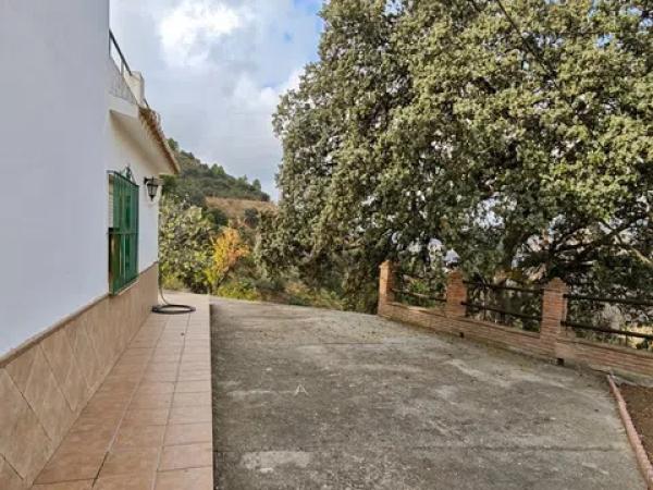 Casa rural en carretera Montes de Málaga s/n photo 3
