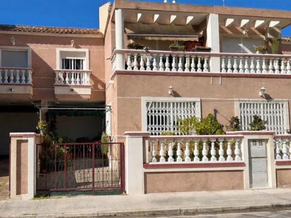 Chalet pareado en plaza Cortes Valencianas, 16 photo 1