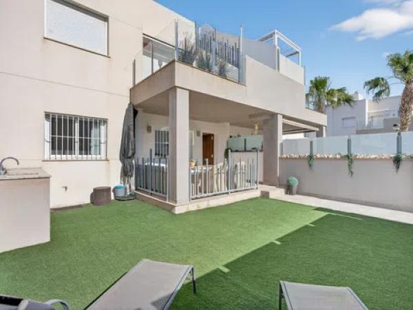 Sprzedaż mieszkania w Calle Gines Saura Sanchez, Torrevieja
 photo 4